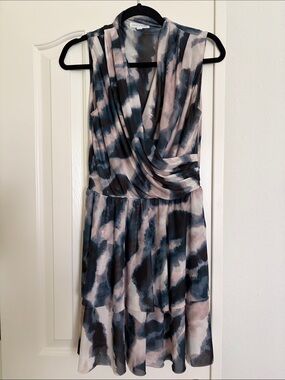Socialite Sleeveless Draped V-Neck Midi Dress in Blue & Blush